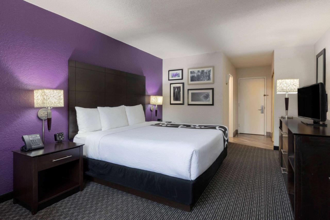 King Room - Disability Access at La Quinta Inn & Suites by Wyndham Clifton/Rutherford