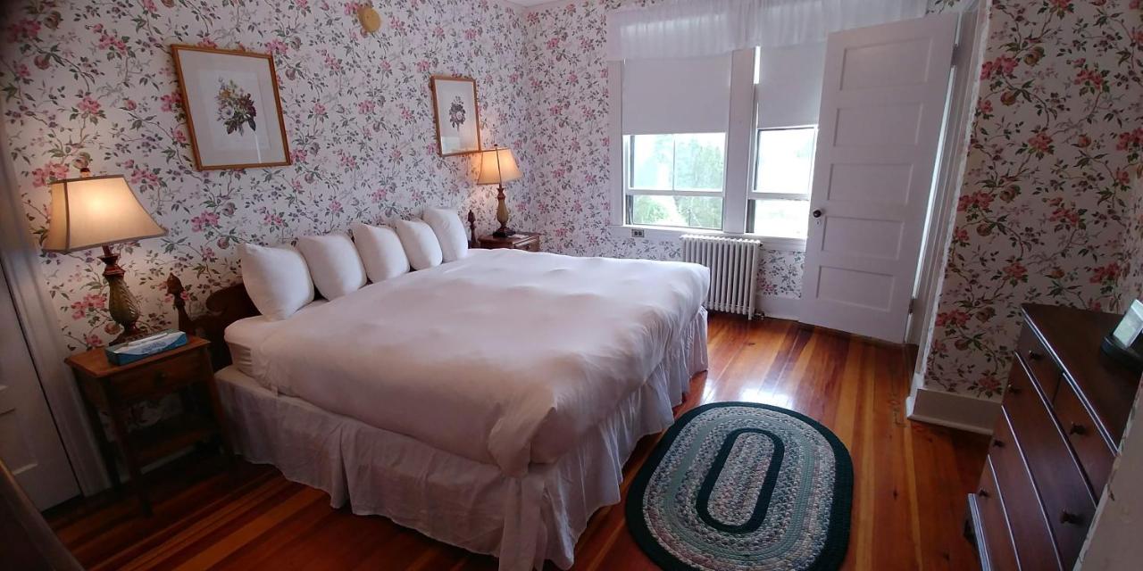 King Suite with Balcony at Asticou Inn