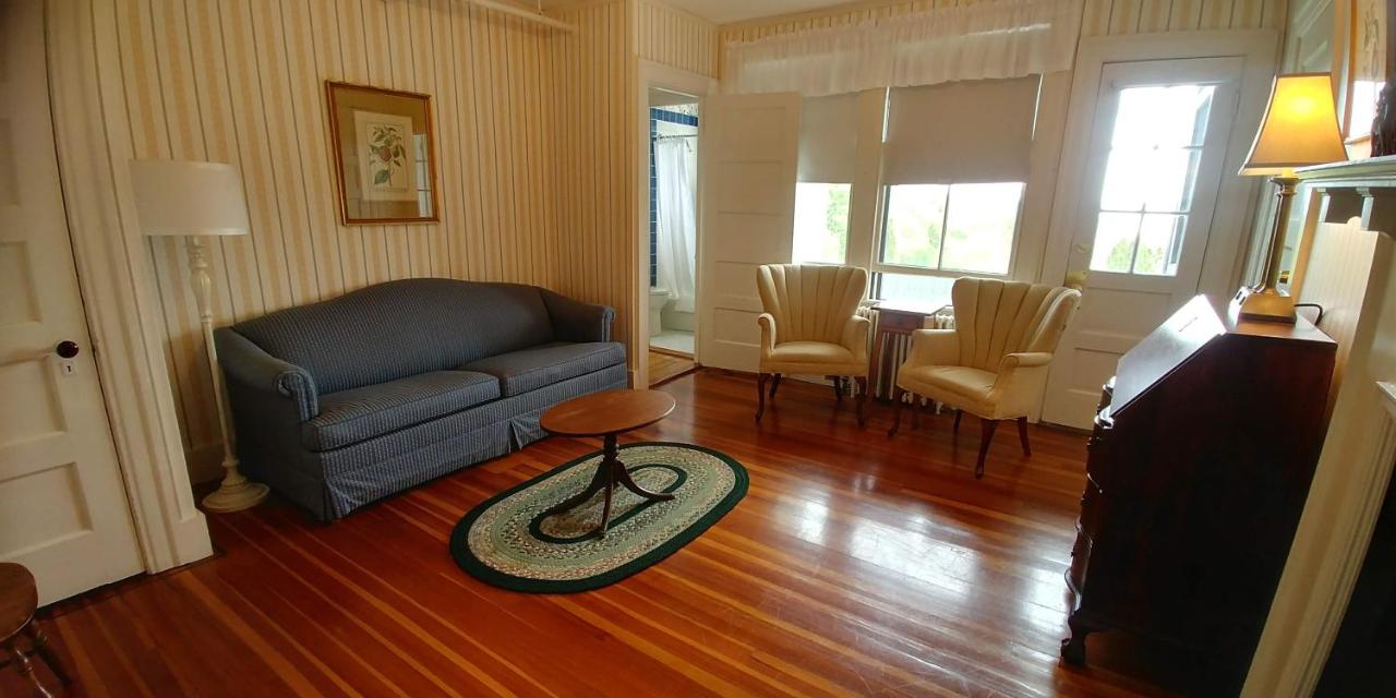 Asticou Inn
