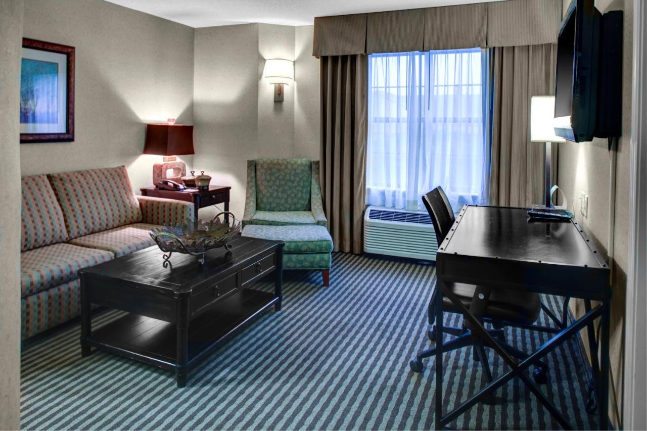 King Suite at Holiday Inn Express & Suites Atlanta Buckhead by IHG