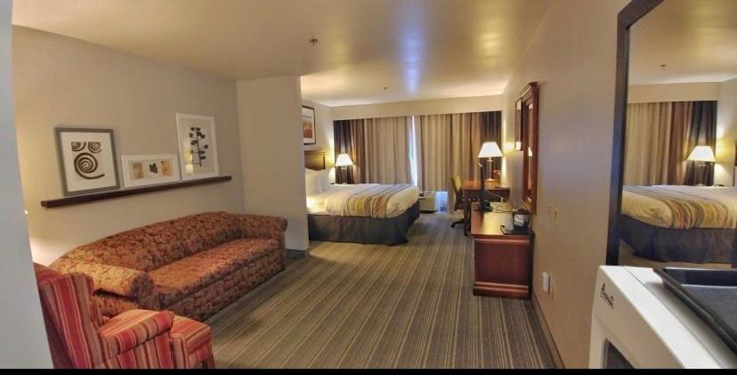 King Studio with Sofa Bed - Non-Smoking at Country Inn & Suites by Radisson, Chambersburg, PA