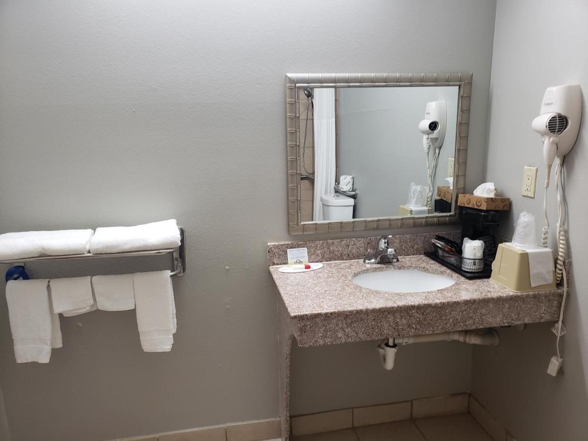 King Room - Disability Access - Non-Smoking at Days Inn & Suites by Wyndham Cleburne TX