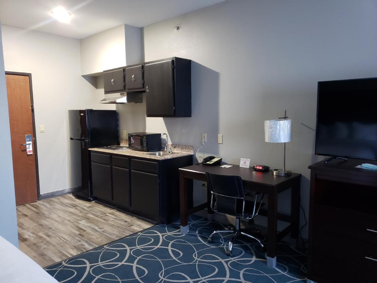 Deluxe Queen Studio with Two Queen Beds - Non-Smoking at Days Inn & Suites by Wyndham Cleburne TX
