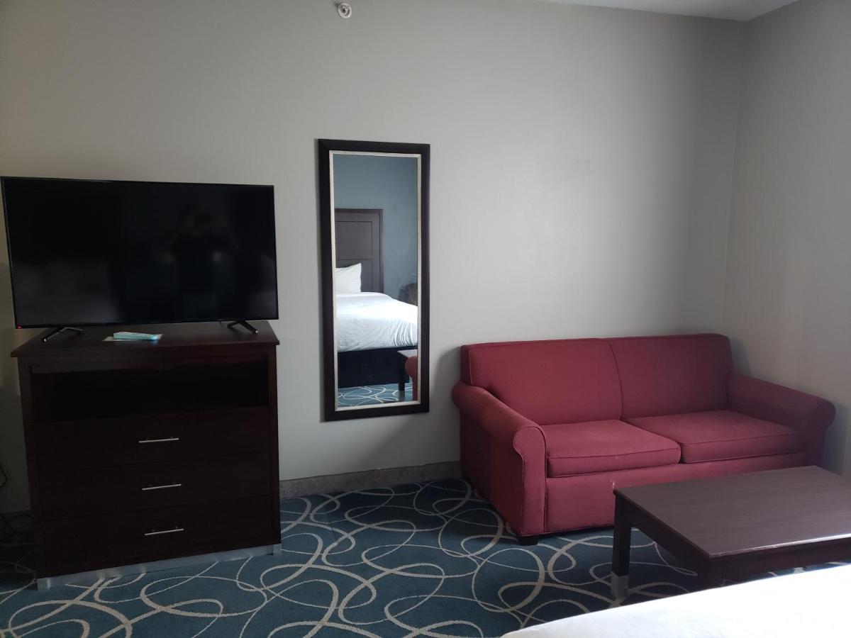 Deluxe Queen Studio with Two Queen Beds - Non-Smoking at Days Inn & Suites by Wyndham Cleburne TX