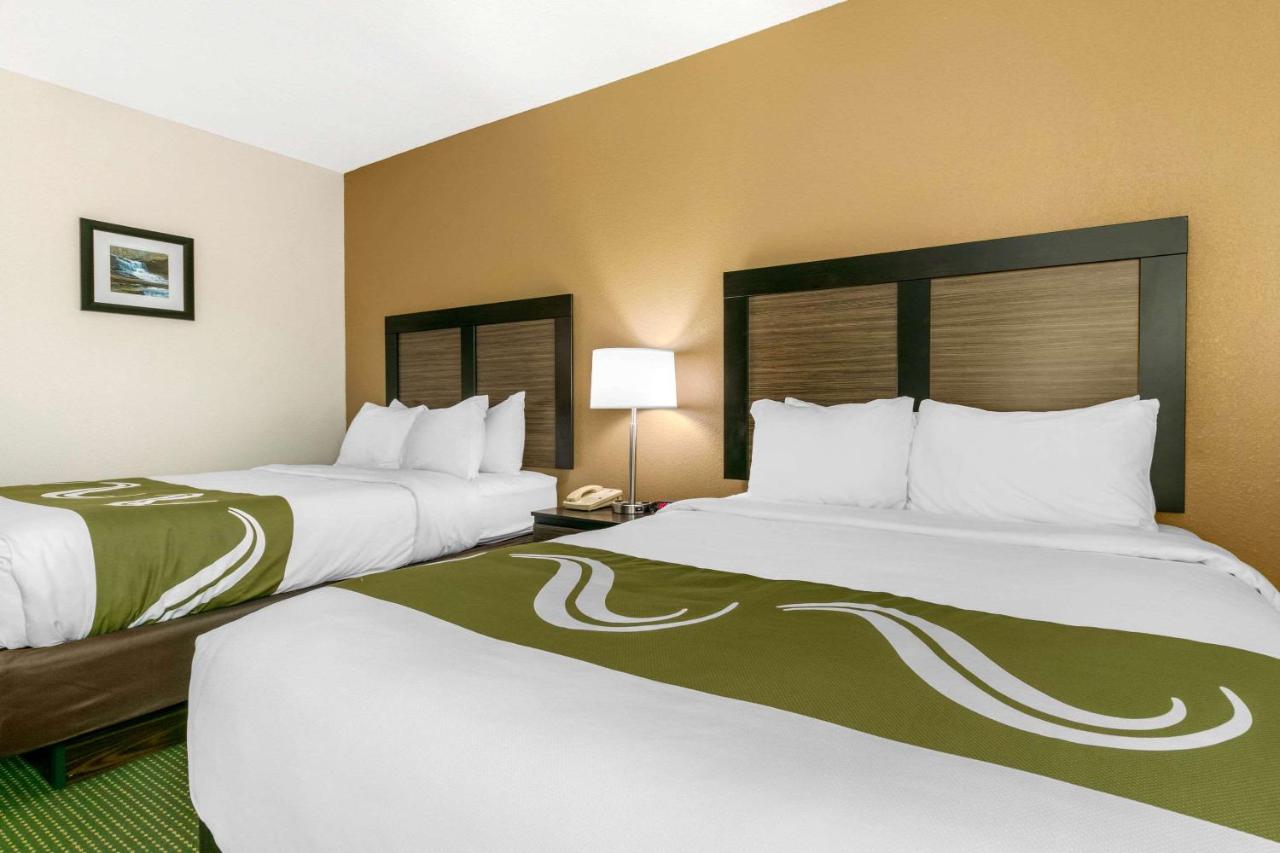 Queen Room with Two Queen Beds - Non-Smoking at Quality Inn Monteagle
