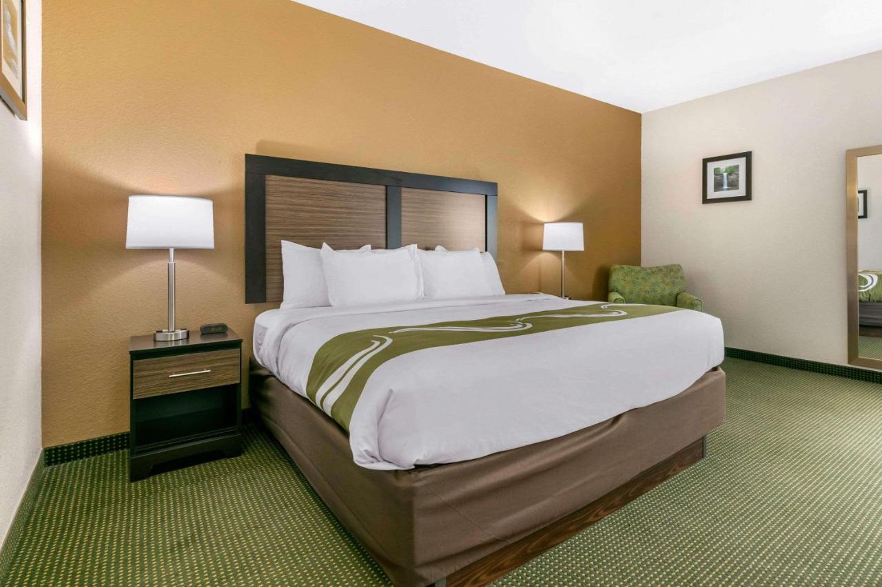 King Room - Non-Smoking at Quality Inn Monteagle