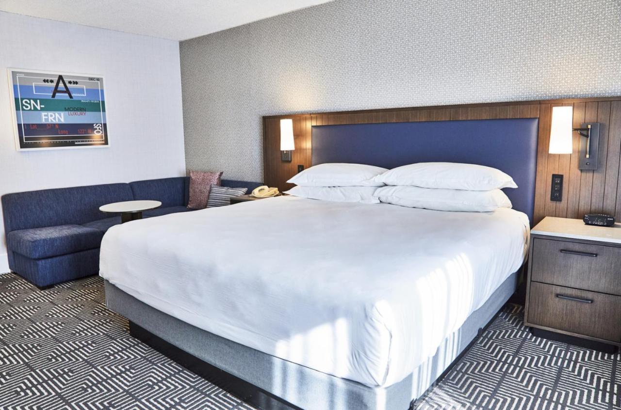 Deluxe Queen Room at Hotel Riu Plaza Fisherman's Wharf