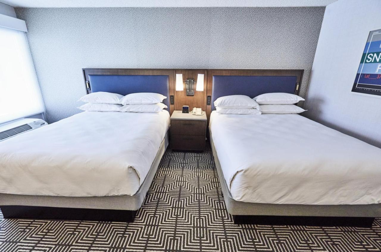 Deluxe Queen Room with Two Queen Beds at Hotel Riu Plaza Fisherman's Wharf