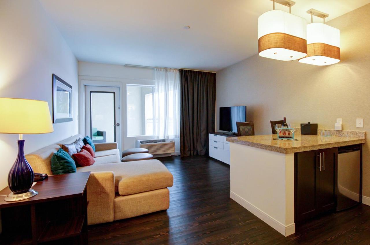 King Suite - Non-Smoking at Hotel Indigo WACO - BAYLOR, an IHG Hotel