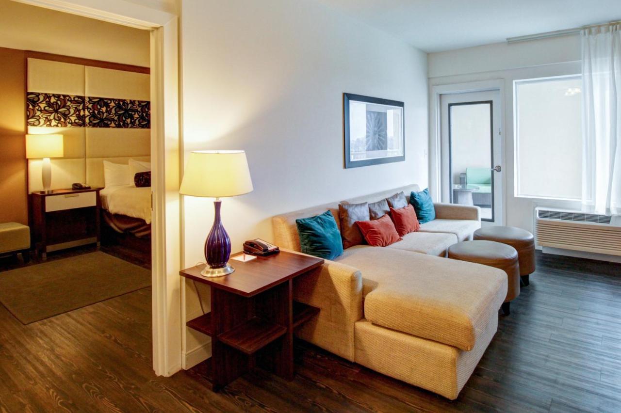 King Suite - Non-Smoking at Hotel Indigo WACO - BAYLOR, an IHG Hotel