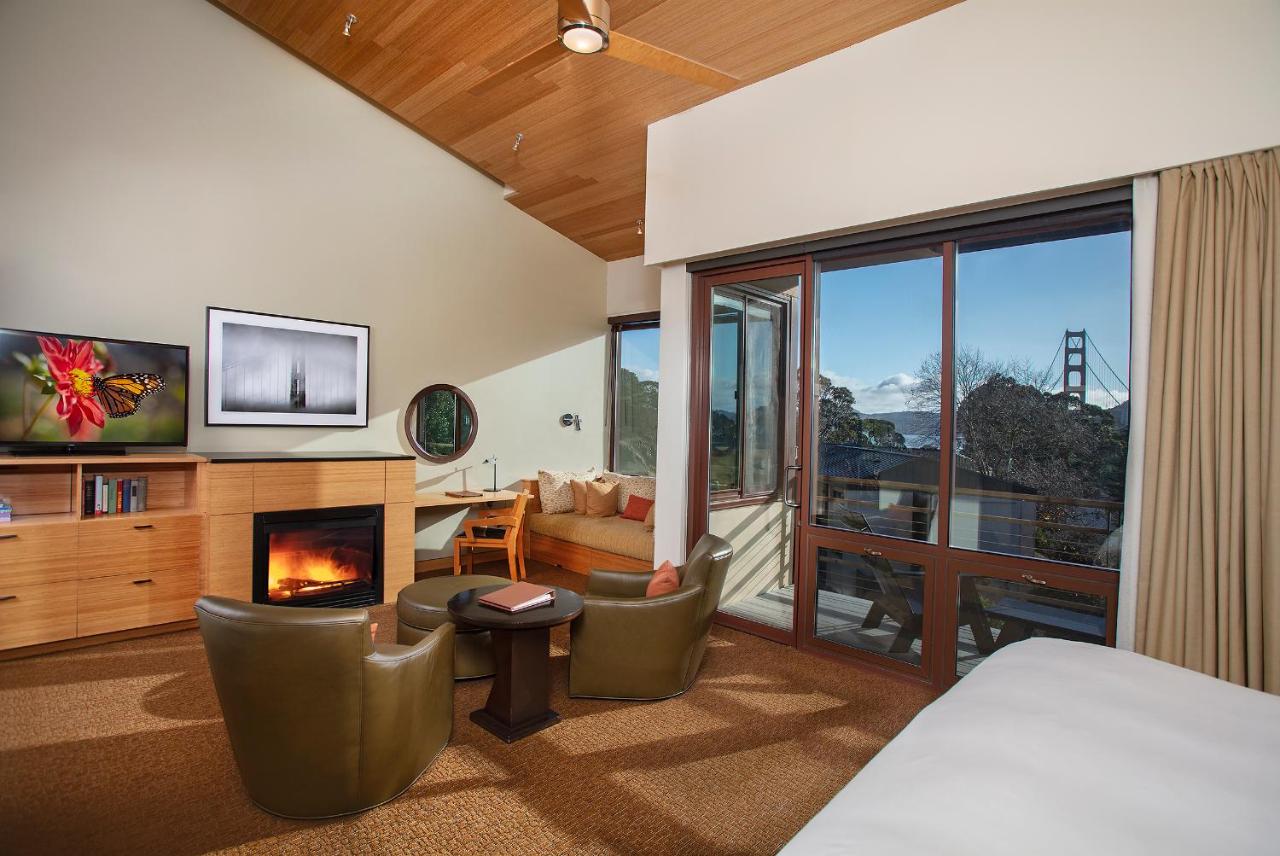 Contemporary Deluxe King Room with Bridge View at Cavallo Point