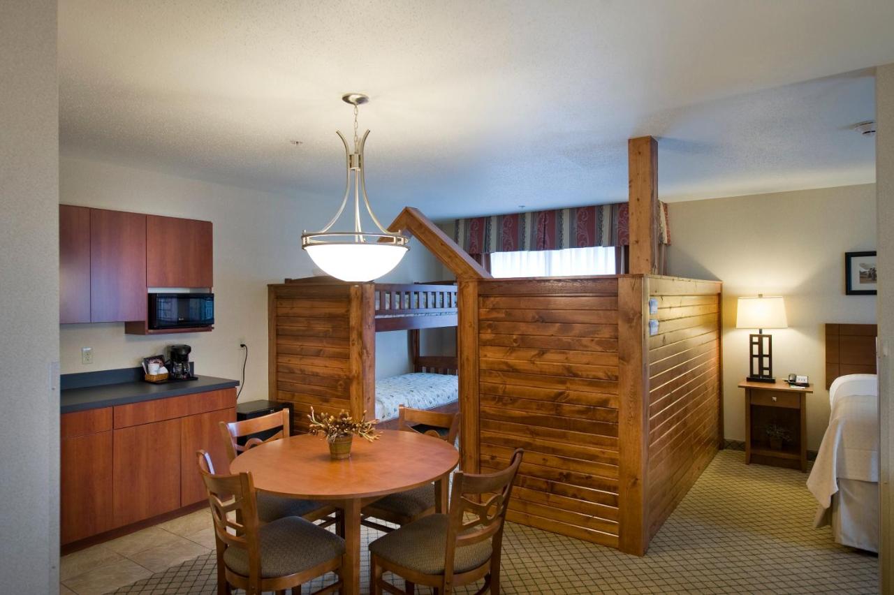 Family Suite at Holiday Inn Purdue - Fort Wayne, an IHG Hotel