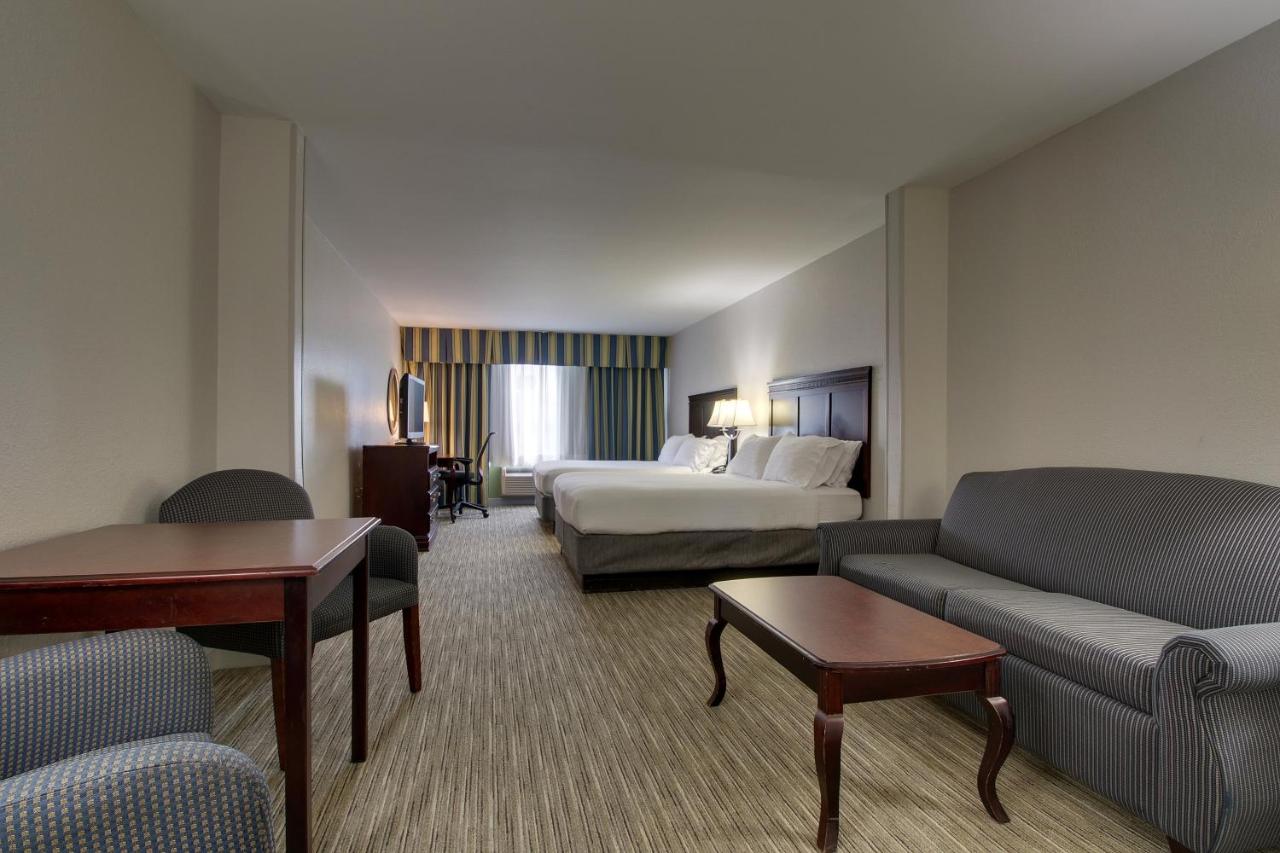 Queen Suite with Two Queen Beds - Non-Smoking at Holiday Inn Express Hotel & Suites Middleboro Raynham by IHG
