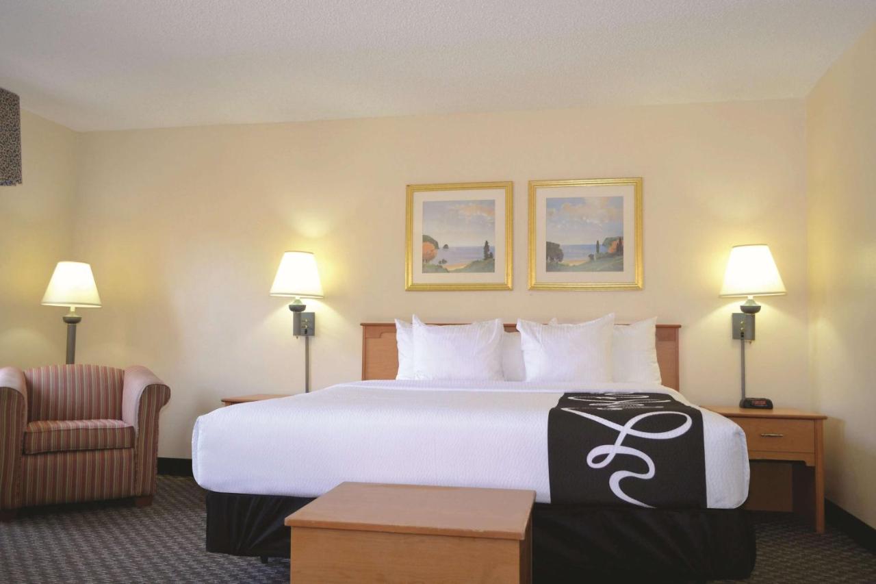 Deluxe King Studio Suite - Non-Smoking at La Quinta Inn & Suites by Wyndham Tampa Fairgrounds - Casino