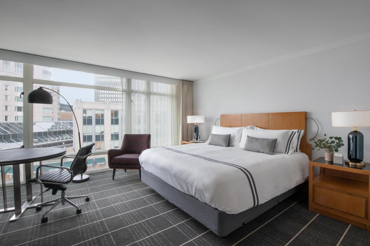 Premier Deluxe King Room at The Colonnade Hotel Back Bay