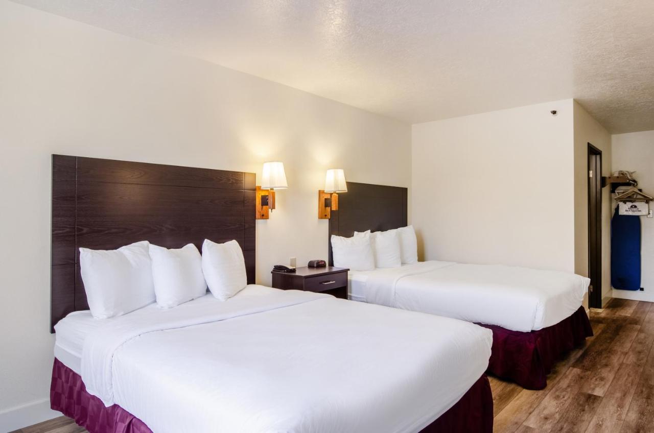 Queen Room with Two Queen Beds - Non-Smoking at Americas Best Value Inn & Suites Ft. Collins E at I-25