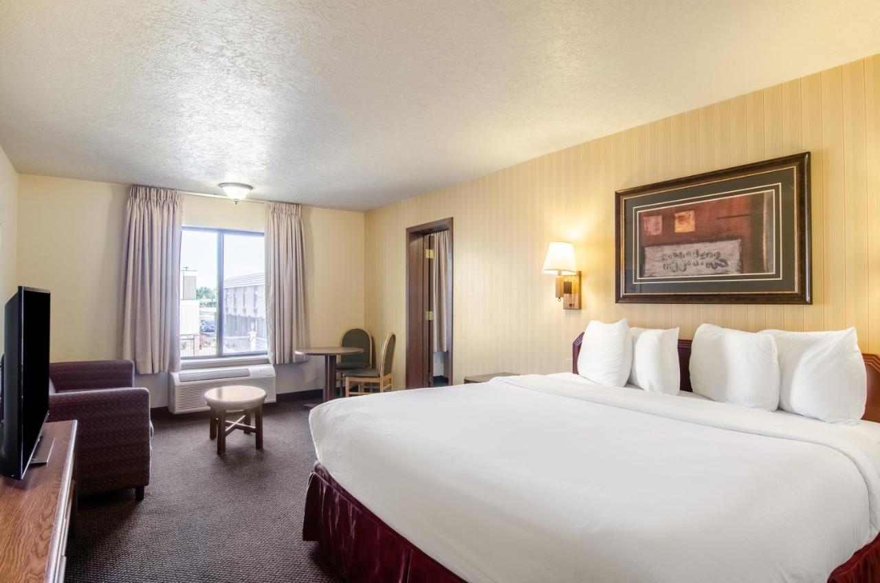 Executive Suite with Two King Beds at Americas Best Value Inn & Suites Ft. Collins E at I-25