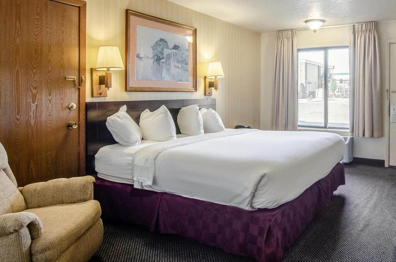 One King Bed Accessible Non-Smoking at Americas Best Value Inn & Suites Ft. Collins E at I-25