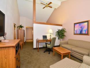 Room #52206040 at Best Western Plus Saddleback Inn & Conference Center