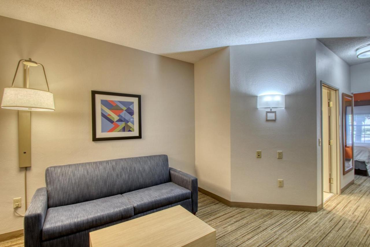 King Suite - Non-Smoking at Holiday Inn Express Hotel & Suites Oshkosh by IHG