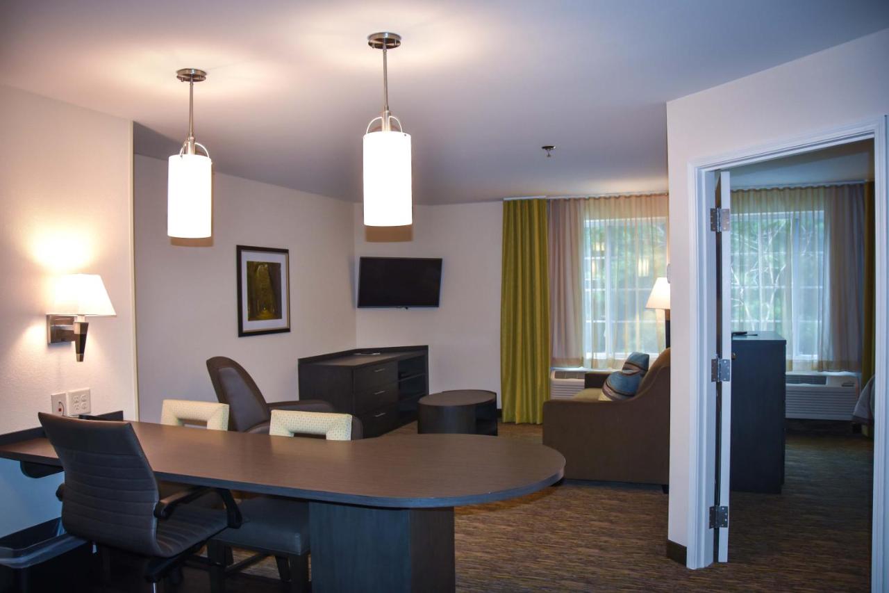One-Bedroom Suite One King Bed Non-Smoking at Candlewood Suites Columbus-Northeast by IHG