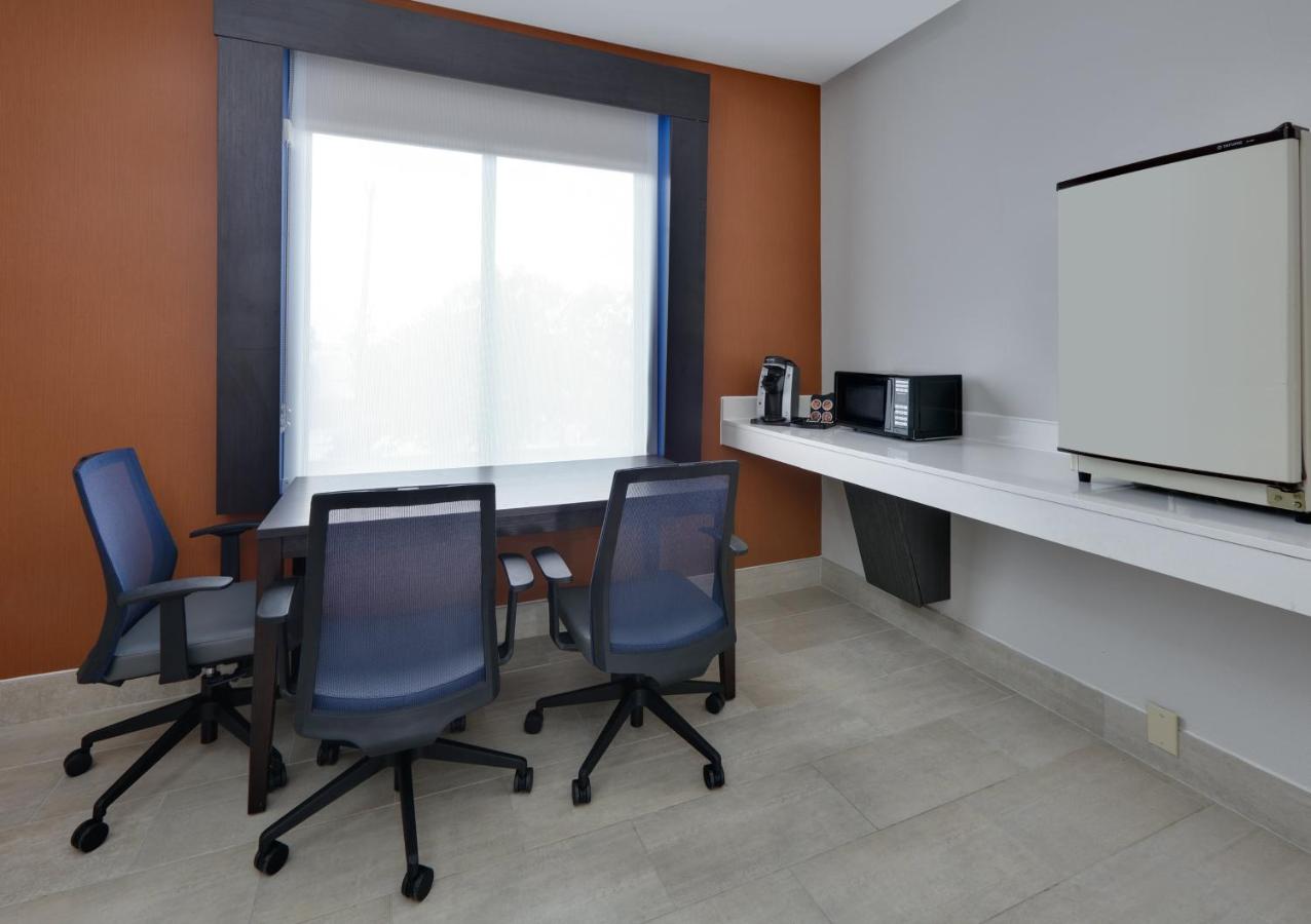 King Suite - Non-Smoking at Holiday Inn Express Hotel & Suites Dallas - Duncanville by IHG