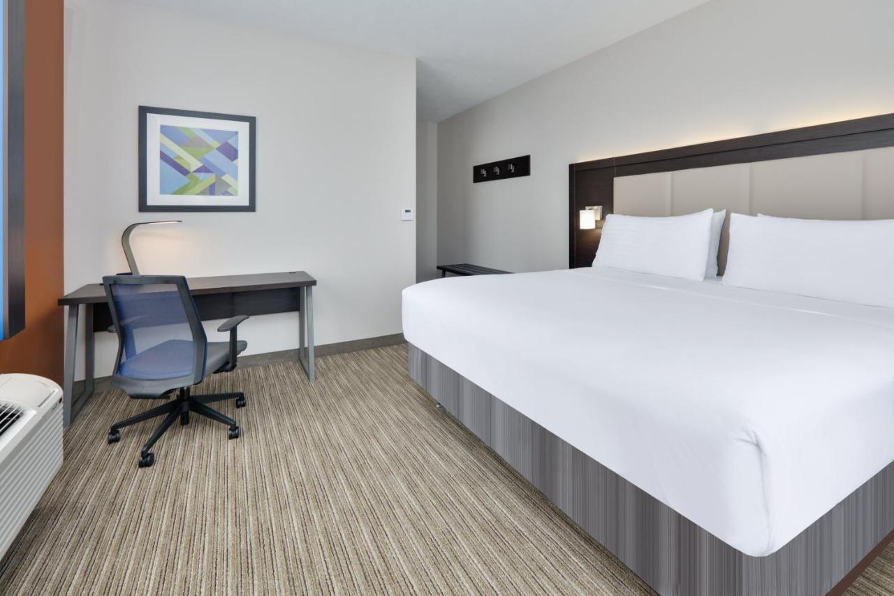 King Suite - Non-Smoking at Holiday Inn Express Hotel & Suites Dallas - Duncanville by IHG