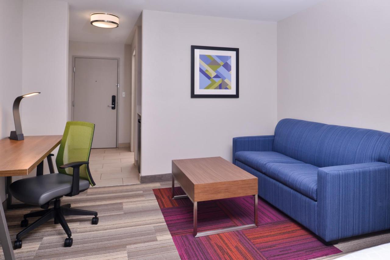 King Suite with Sofa Bed - Non-Smoking at Holiday Inn Express Hotel & Suites Elgin, an IHG Hotel
