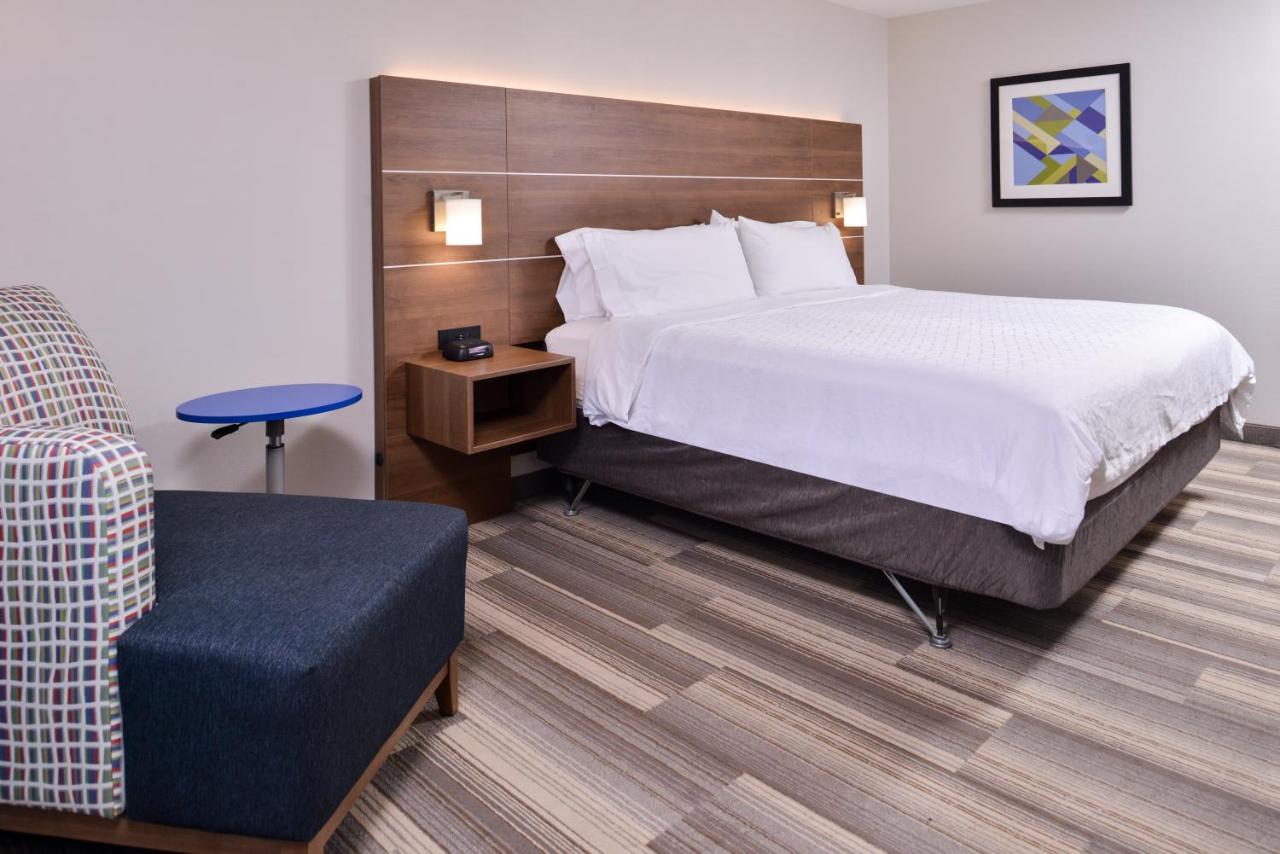 King Room - Non-Smoking at Holiday Inn Express Hotel & Suites Elgin, an IHG Hotel