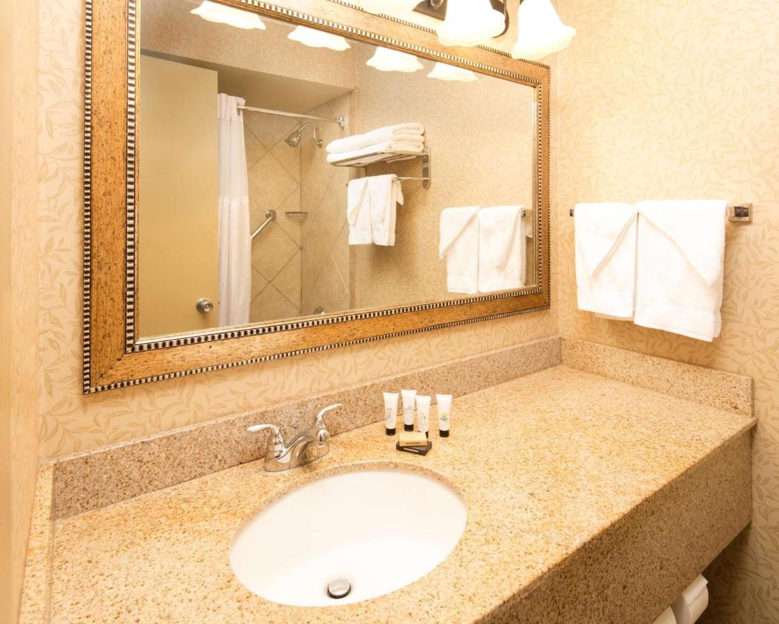 Executive Suite at Red Lion Hotel Kennewick Columbia Center