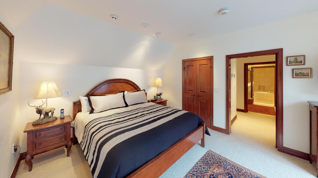 Four Bedroom Liftside Gold at Vail Residences at Cascade Village, a Destination by Hyatt Residence