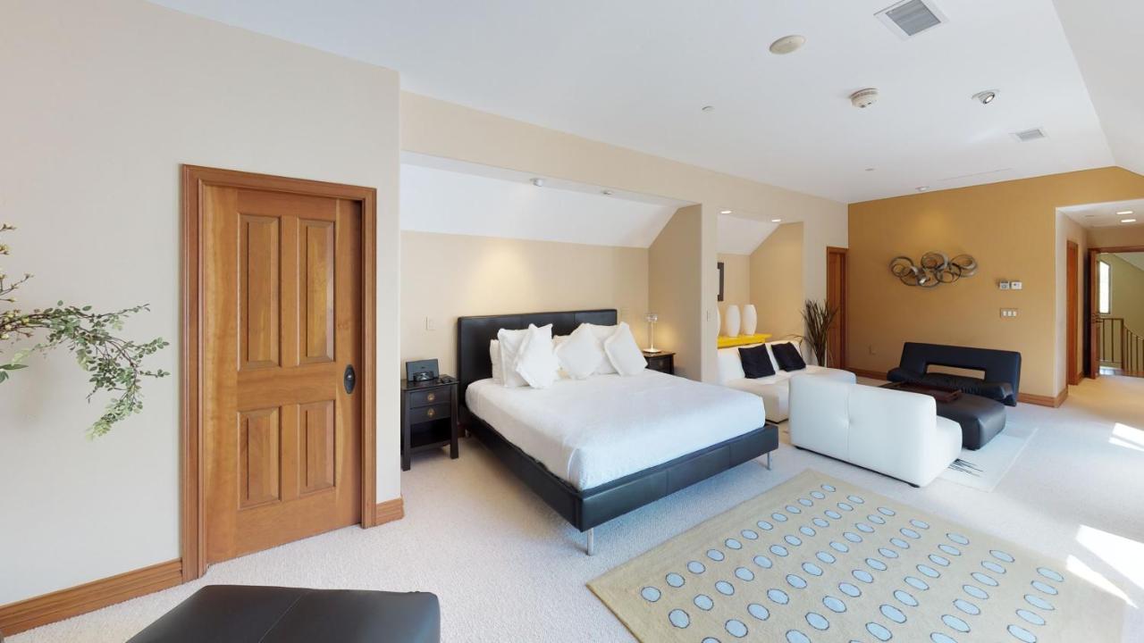 Four-Bedroom Luxury Platinum Condominium at Vail Residences at Cascade Village, a Destination by Hyatt Residence