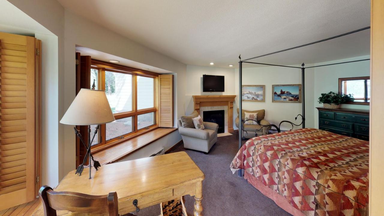 Four-Bedroom Gold Condominium at Vail Residences at Cascade Village, a Destination by Hyatt Residence