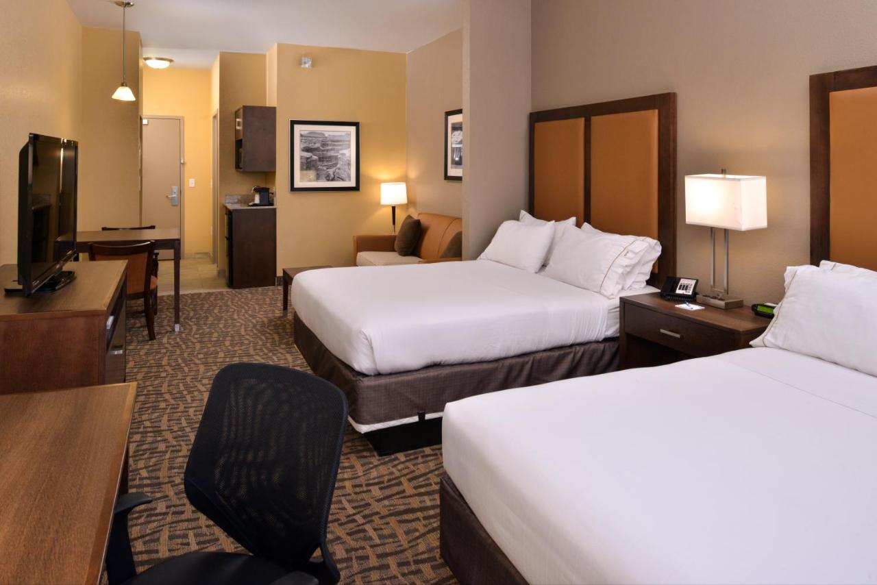 Studio with Two Queen Suite - Non-Smoking at Holiday Inn Express & Suites Page - Lake Powell Area by IHG