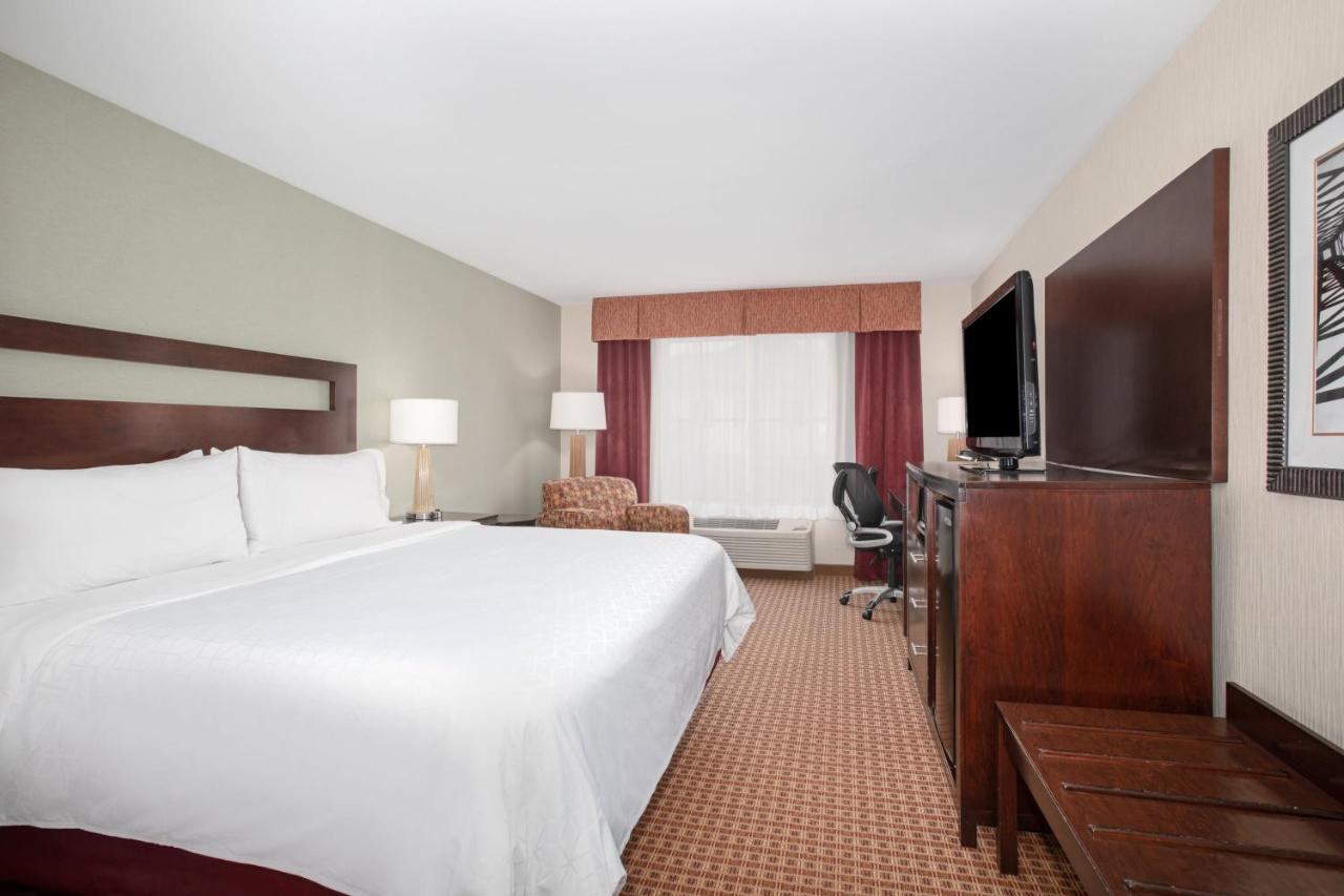 King Room at Holiday Inn Express & Suites Gillette by IHG