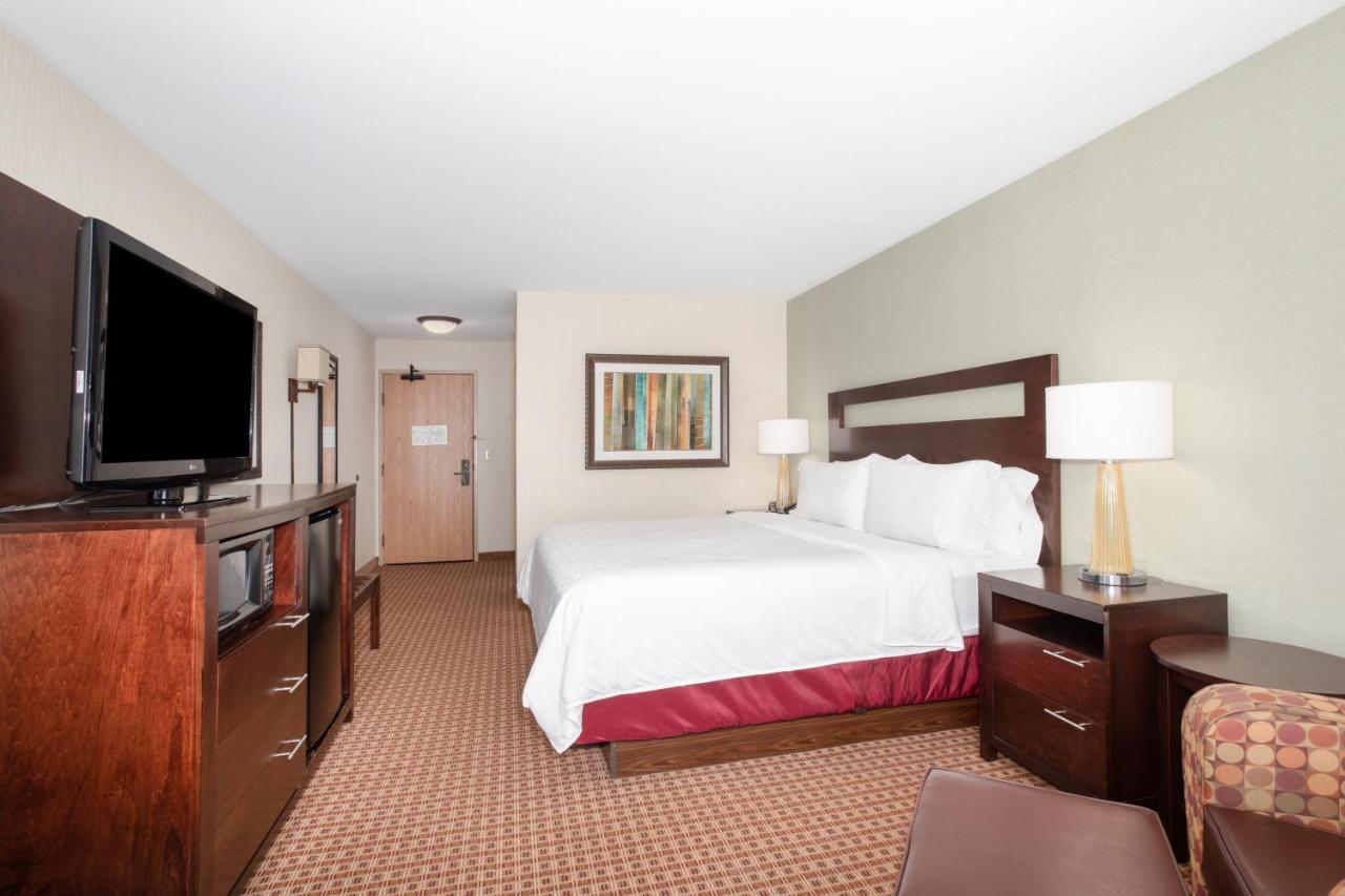 King Room at Holiday Inn Express & Suites Gillette by IHG