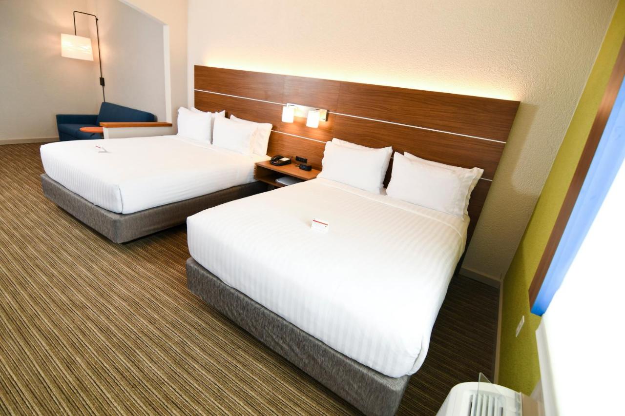 Suite - Mobility Access/Hearing Accessible at Holiday Inn Express & Suites Port Clinton-Catawba Island by IHG