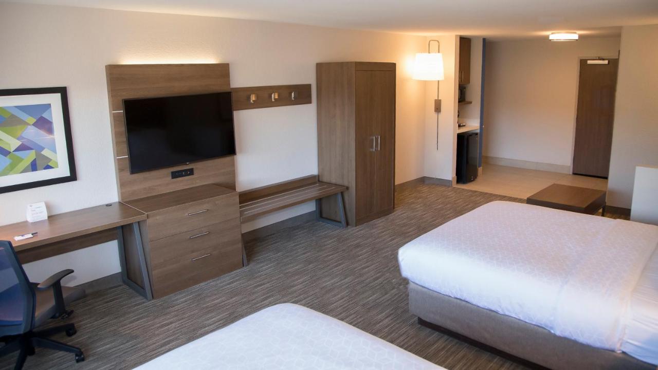 Queen Suite with Sofa Bed - Non-Smoking at Holiday Inn Express & Suites Colorado Springs North by IHG