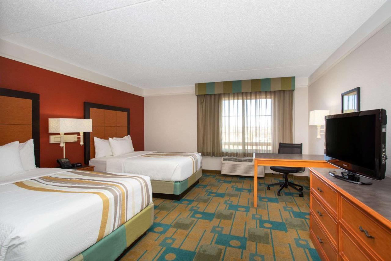 Deluxe Double Room with Two Double Beds at La Quinta Inn & Suites by Wyndham Denver Southwest Lakewood