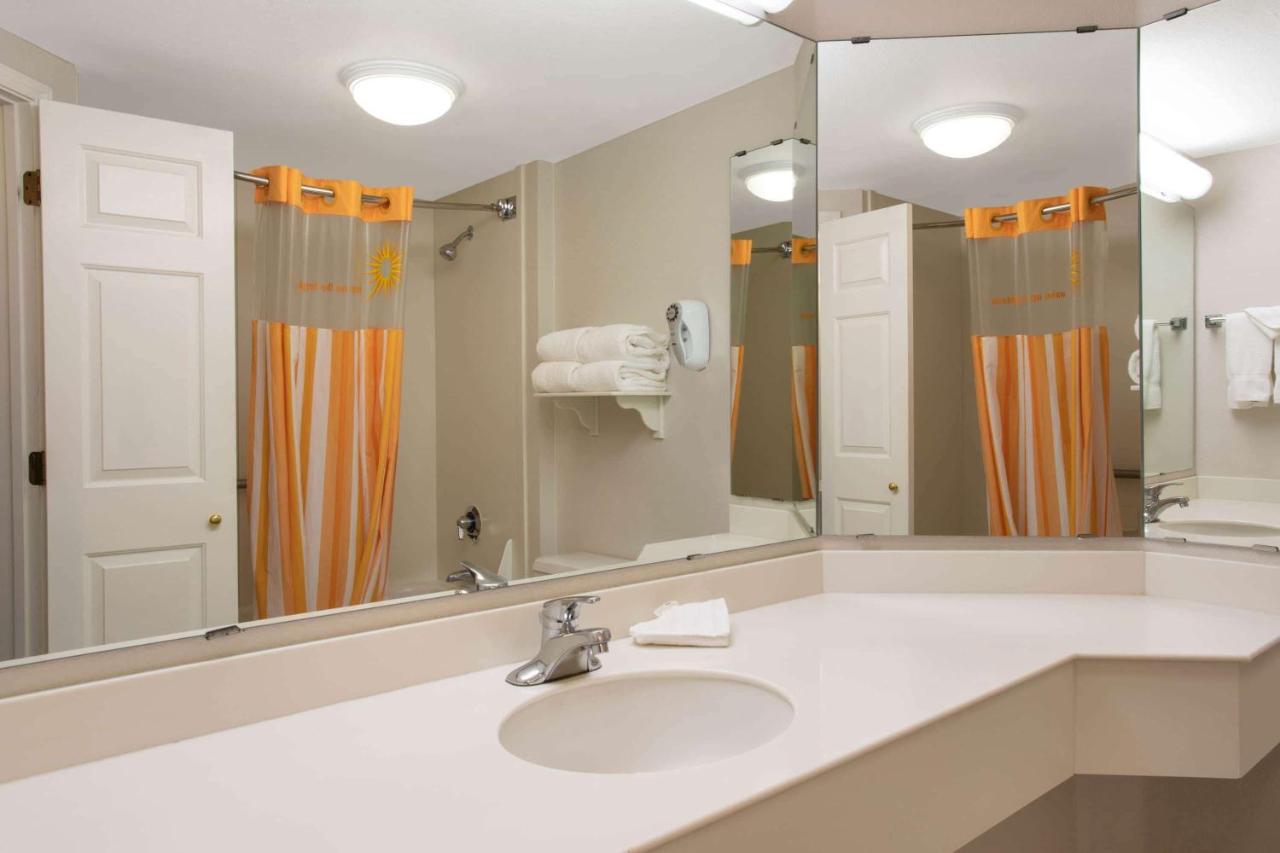 Deluxe Double Room with Two Double Beds at La Quinta Inn & Suites by Wyndham Denver Southwest Lakewood