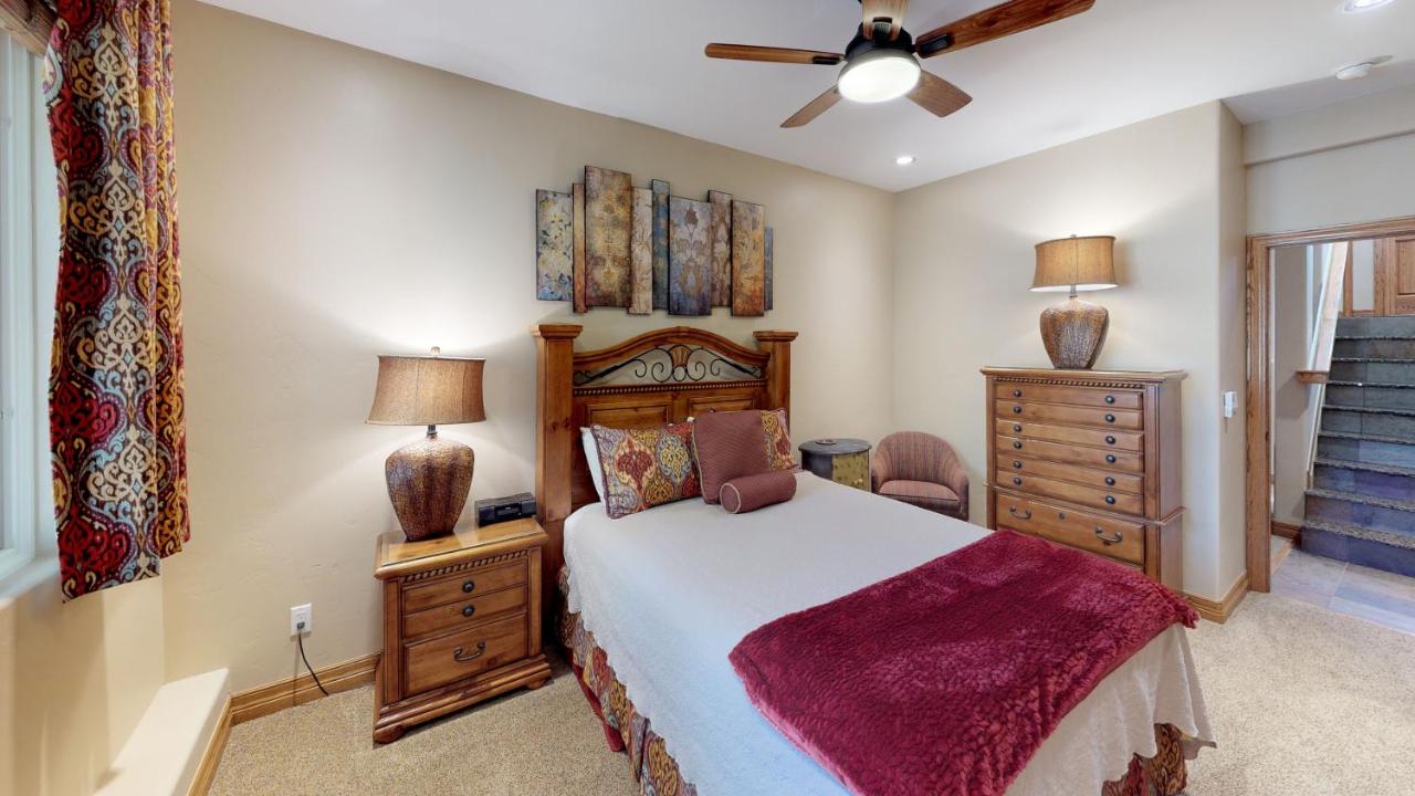 Four-Bedroom Platinum Lyons PT at Vail Residences at Cascade Village, a Destination by Hyatt Residence