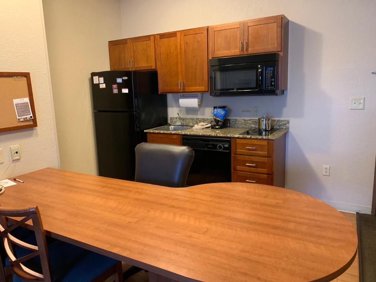 One-Bedroom Queen Suite - Non-Smoking at Candlewood Suites Jonesboro by IHG