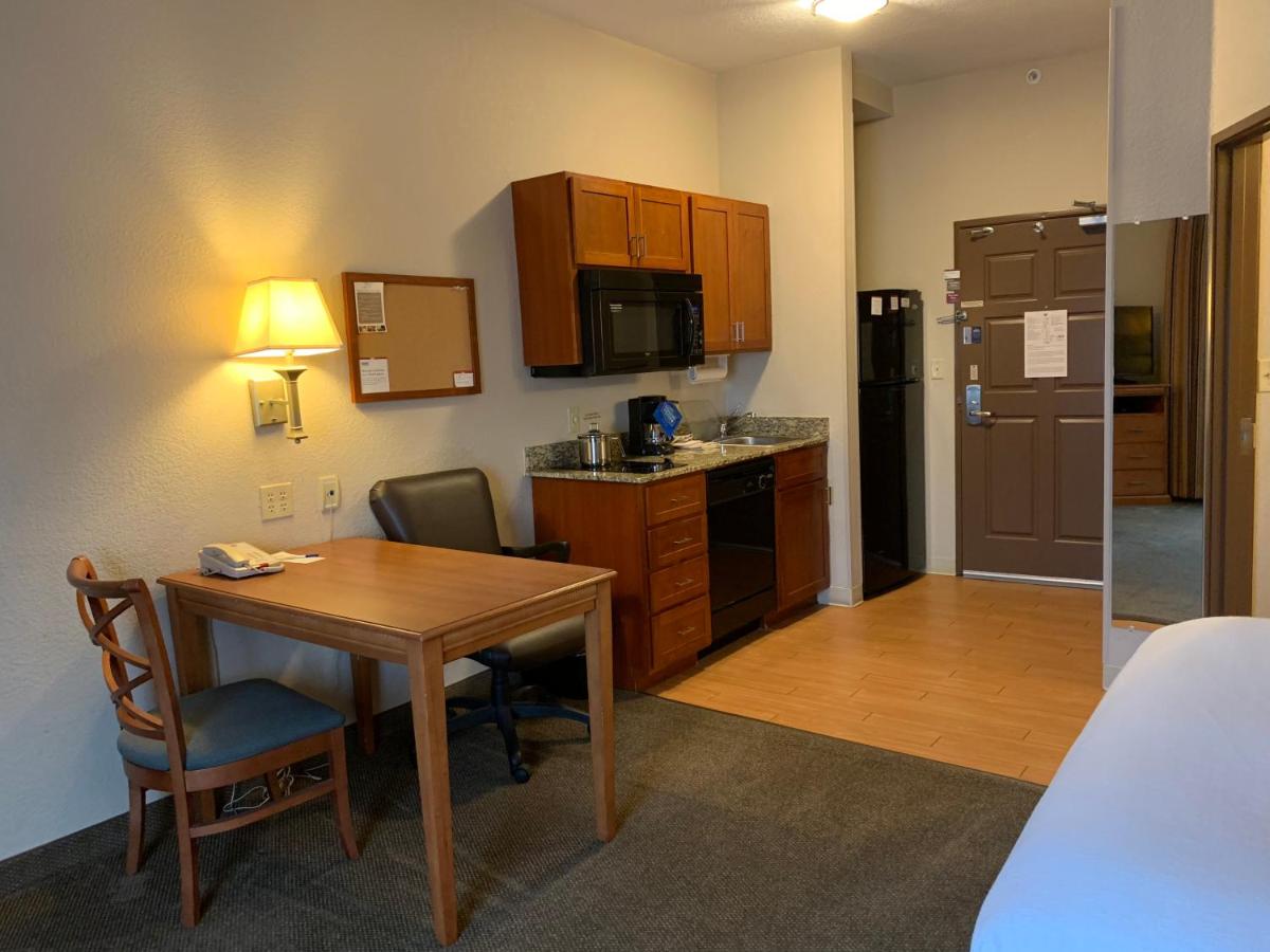 Studio Queen Suite - Non-Smoking at Candlewood Suites Jonesboro by IHG