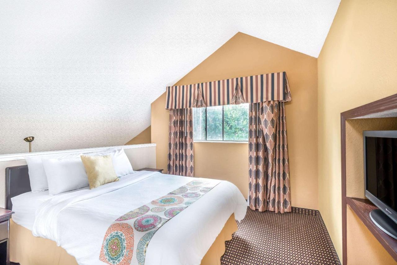 Two-Bedroom Loft Suite with 1 King Bed and 1 Queen Bed, Non-Smoking at Hawthorn Extended Stay by Wyndham Dayton