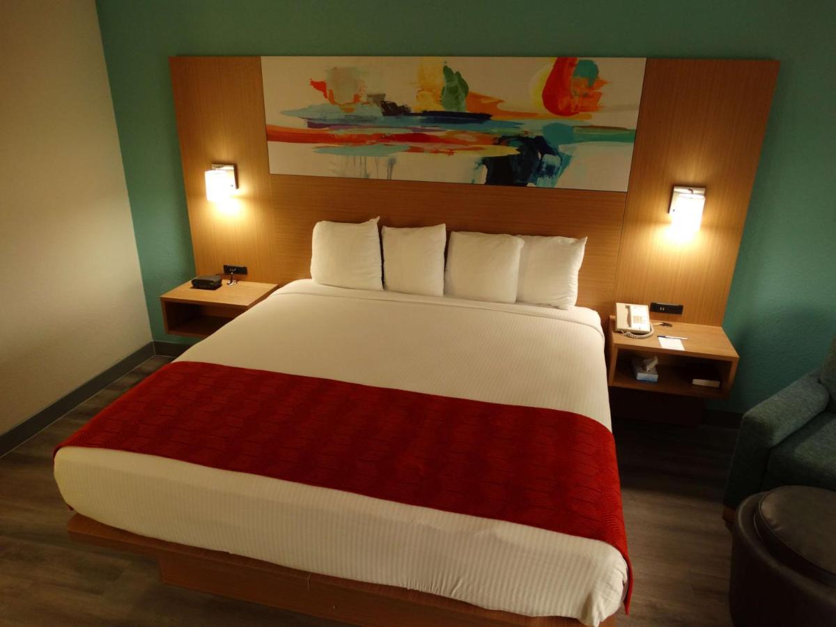 Room #28288025 at Best Western PLUS Executive Hotel