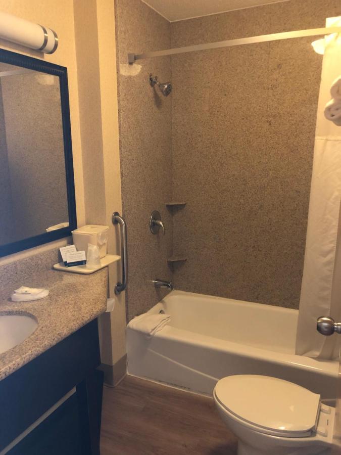 King Room - Non-Smoking/Exterior Corridor at Days Inn by Wyndham Shelburne/Burlington