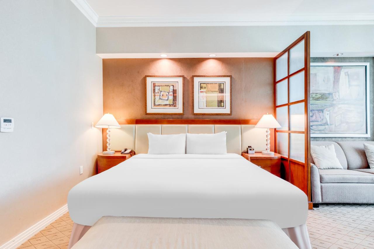 Jet Luxury Resorts @ The Signature Condo Hotel