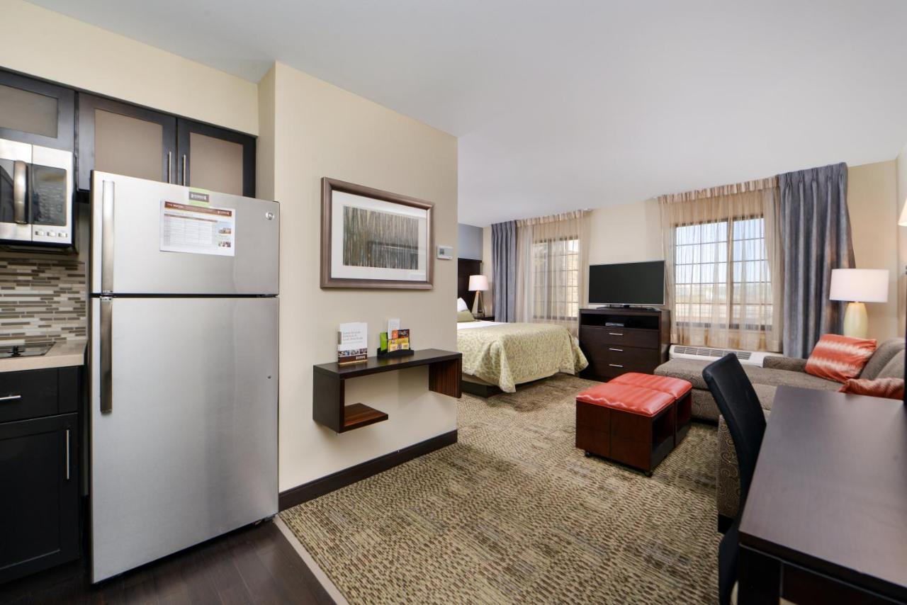 Queen Studio at Staybridge Suites Rochester - Commerce Dr NW, an IHG Hotel