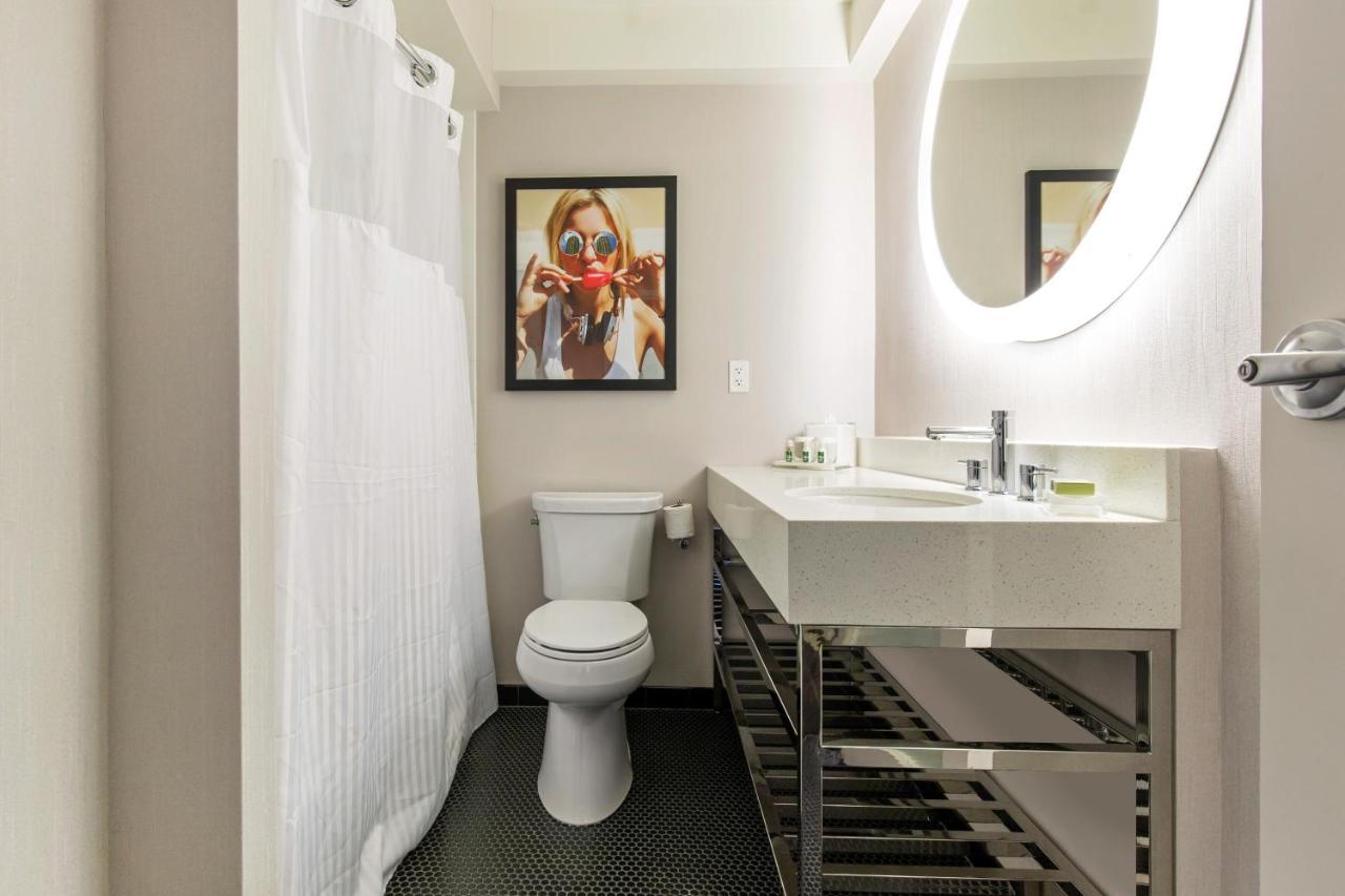 King Room at The Chicago Hotel Collection - Magnificent Mile