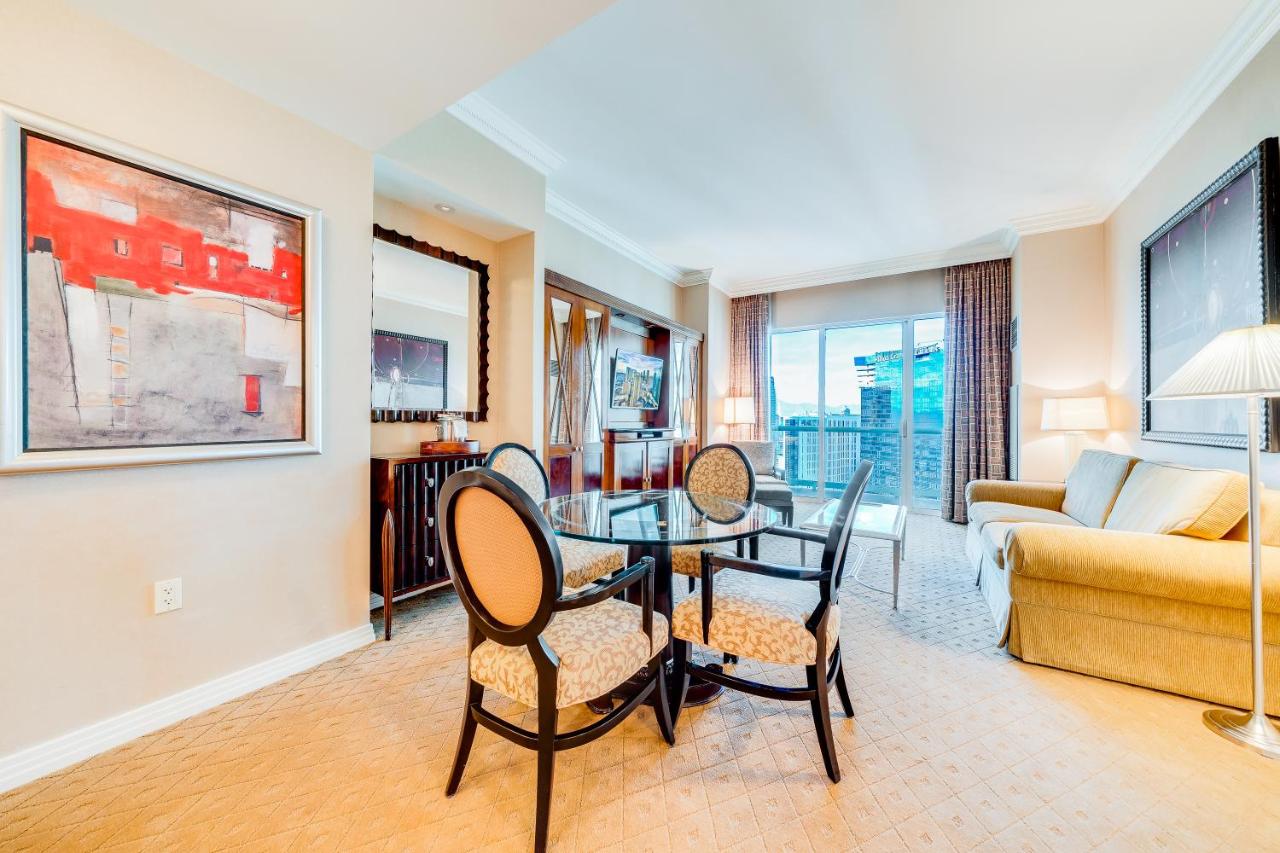 Jet Luxury Resorts @ The Signature Condo Hotel